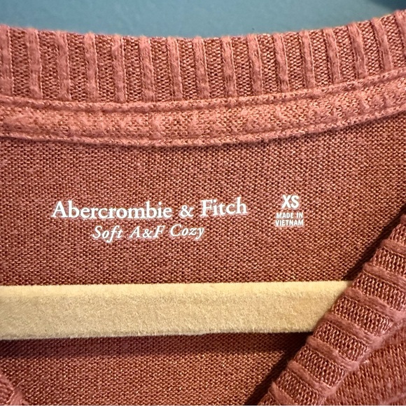 Soft a&f thin sweaatwr bodysuit - rust colored - Picture 2 of 3